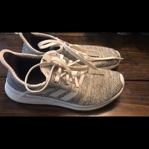 Adidas tennis shoes. Size 6